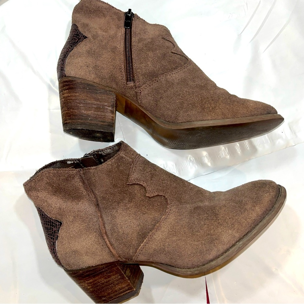 Marc Fisher BROWN SUEDE Leather Ankle Boots 2” Heels Size 7.5 WOMEN’S Patchwork